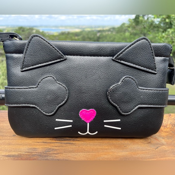 Betsey Johnson Handbags - EUC Betsey Johnson Peek-A-Boo Black Cat Pouch/Wristlet